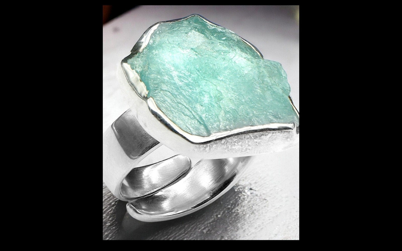 sterling zilveren ring met ruwe Aquamarijn., Nieuw, 17 tot 18, Met edelsteen, Dame