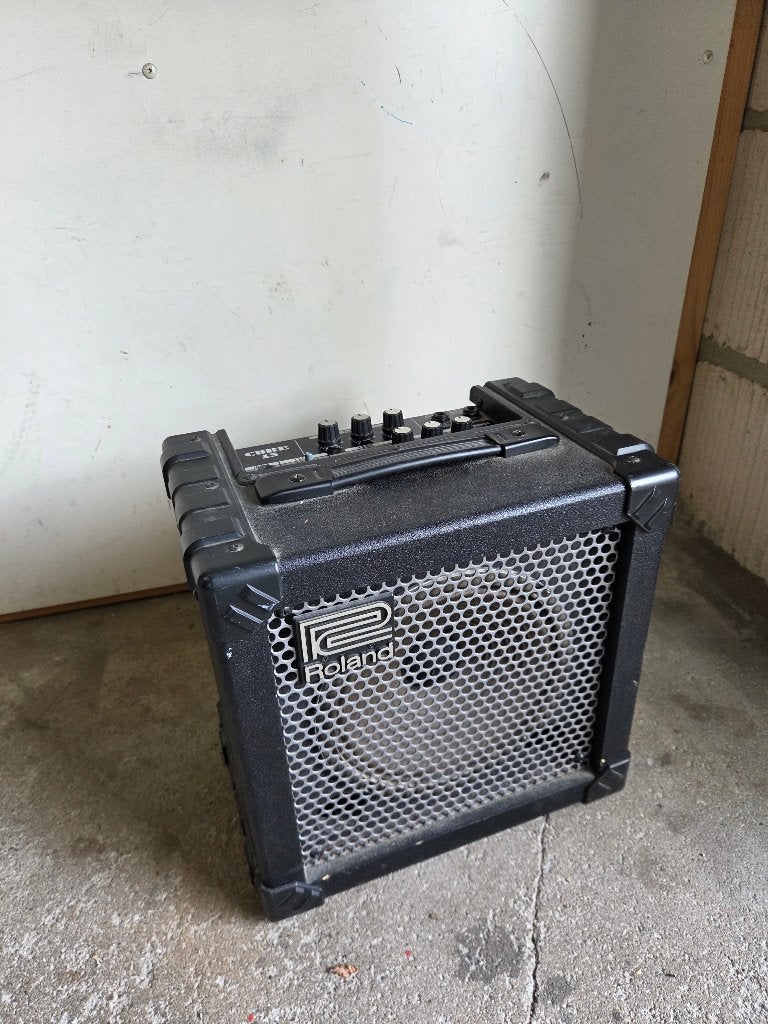 Roland CUBE-15 gitaarversterker, Muziek en Instrumenten, Ophalen, Gebruikt, Gitaar, Minder dan 50 watt