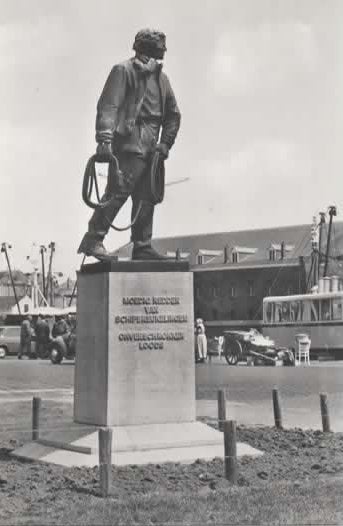 Vlissingen Frans Naerebout rechts de frietkraam van Dolf, Verzenden, 1960 tot 1980, Ongelopen, Zeeland