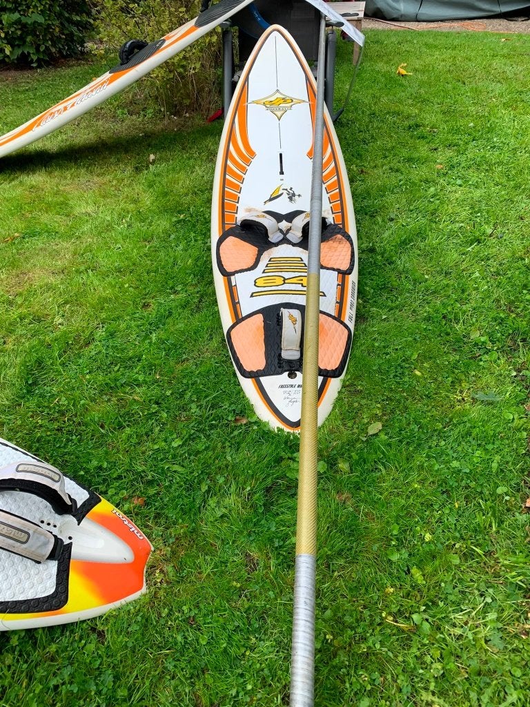 JP Freestyle Wave 84, Mistral Syncro 103, Naish + toebehoren, Watersport en Boten, Ophalen, 250 tot 300 cm, Gebruikt, 3.5 tot 5 m²