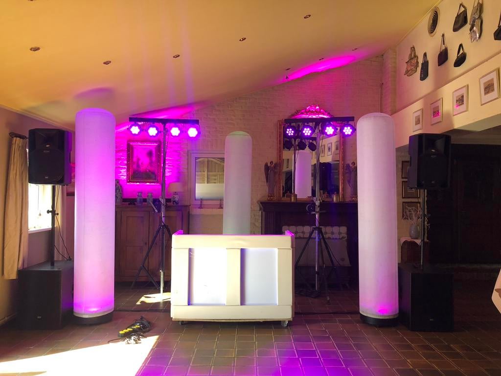 Te koop : 4 x showted led aircone + flightcase, Ophalen of Verzenden, Zo goed als nieuw