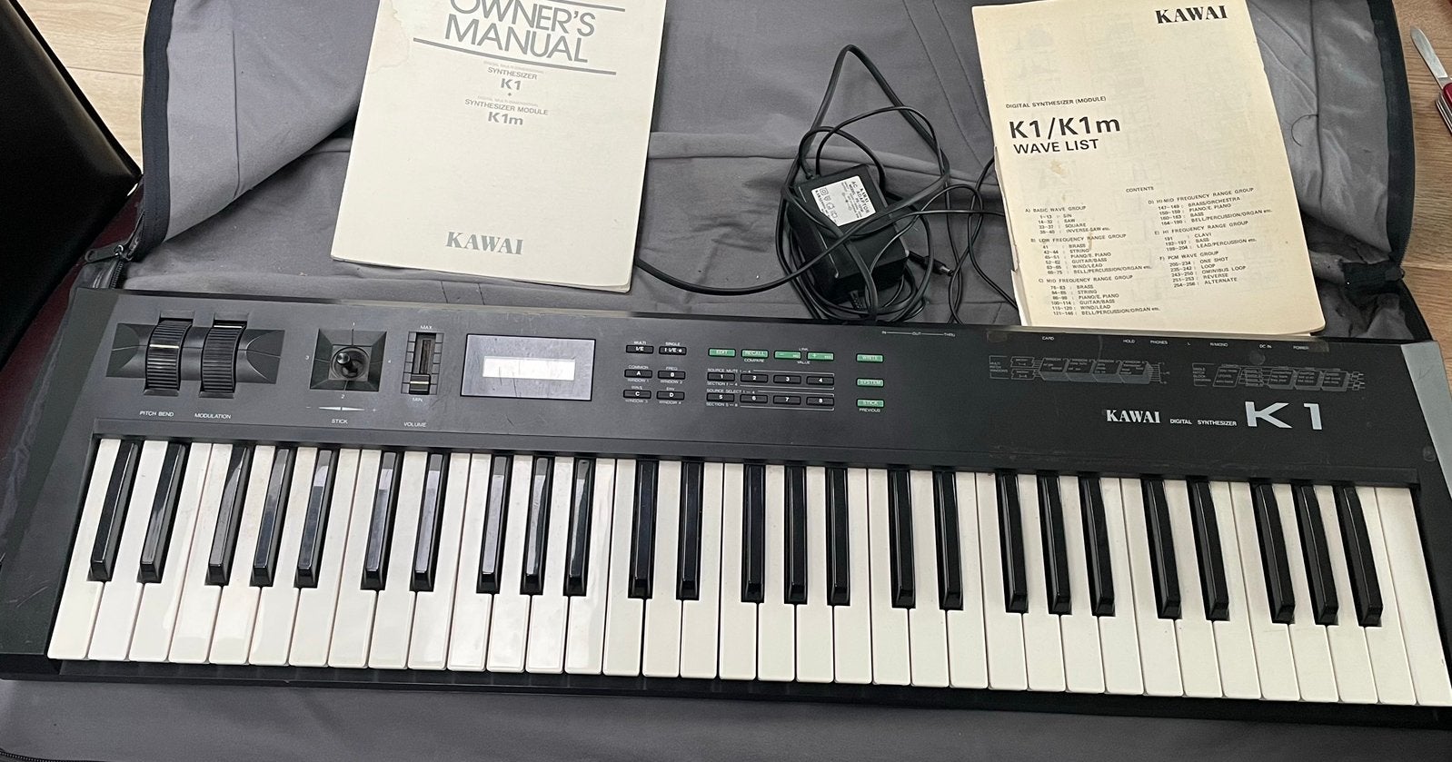 Kawai K1 synthesizer met boekjes en tas, Aanslaggevoelig, Ophalen, Overige merken, 61 toetsen