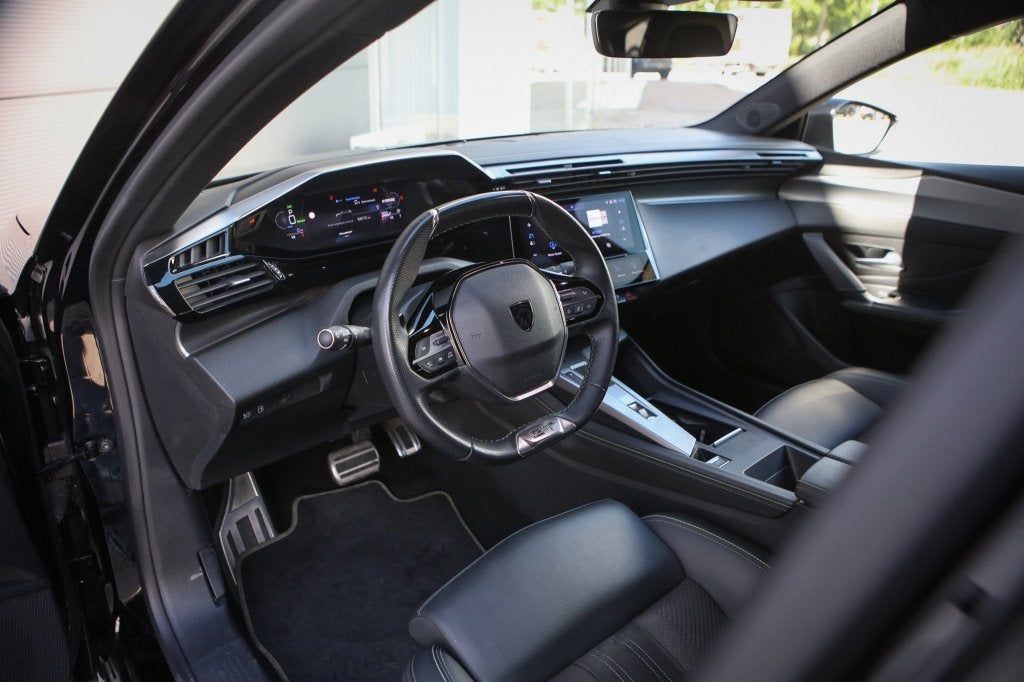 Peugeot 308 SW 1.6 PHEV 225 GT (bj 2024, automaat), Gebruikt, Euro 6, 4 cilinders, Zwart