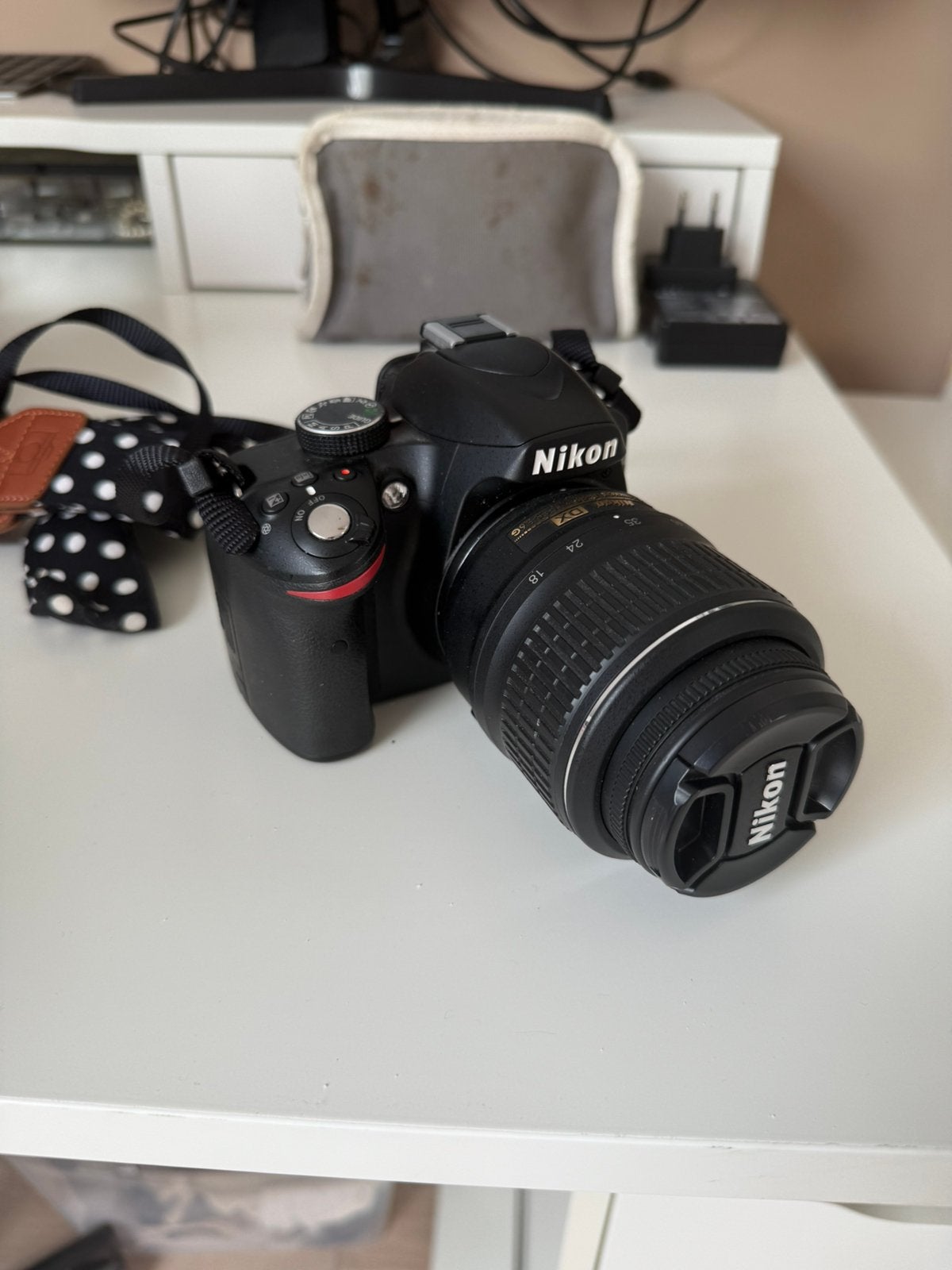 Nikon D3200 + 18-55mm VR lens + complete set accessoires, Spiegelreflex, Ophalen of Verzenden, Zo goed als nieuw, Geheugenkaart