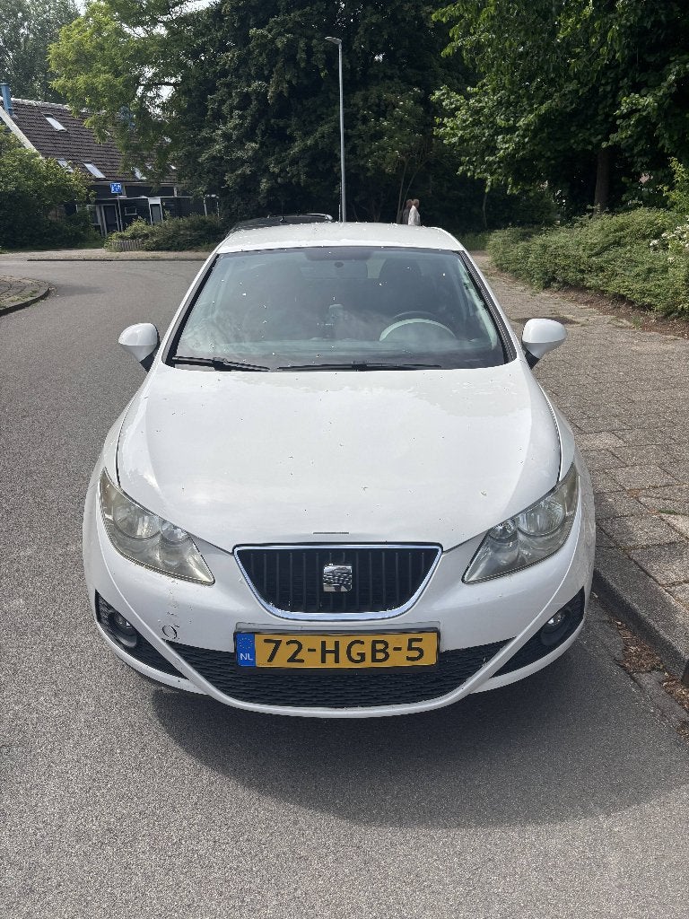 Seat Ibiza 1.4 16V 63KW 5DRS 2008 Wit met SCHADE, Voorwielaandrijving, Stof, 40 €/maand, Zwart