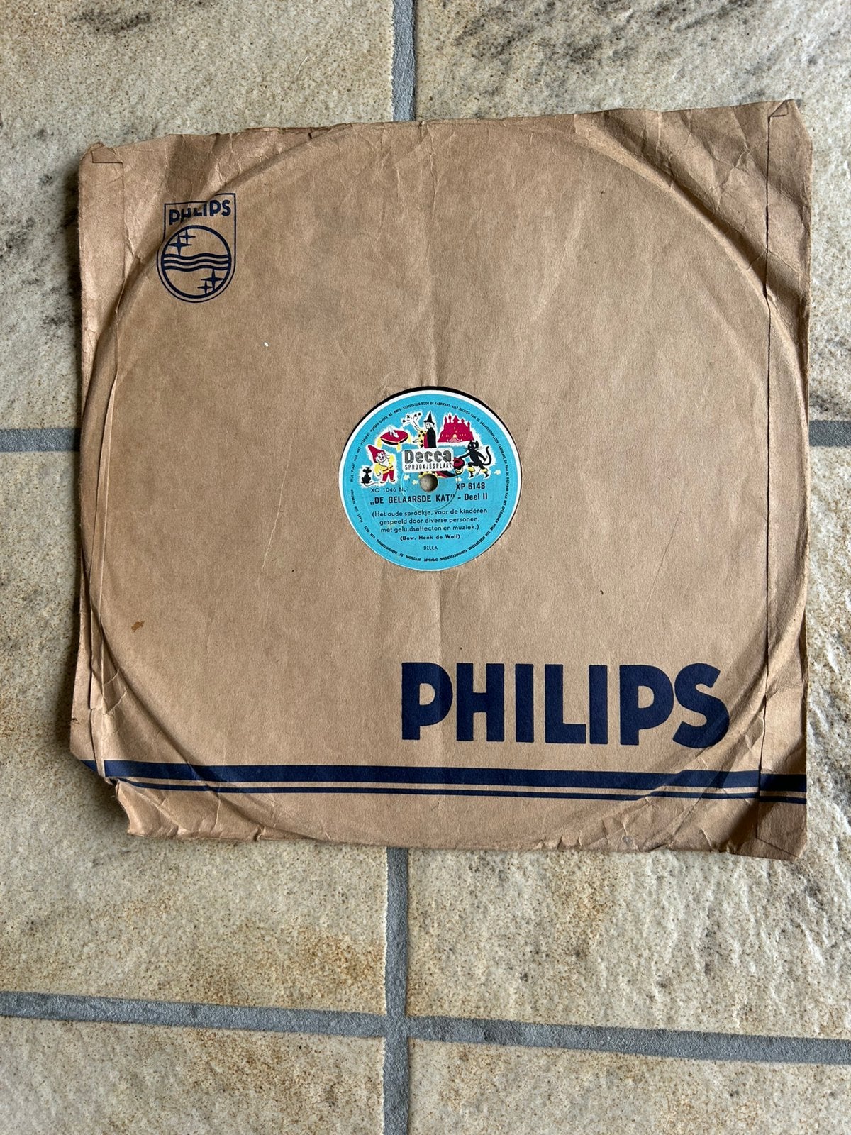 BAKELIETEN 78 TOEREN PLAAT DE GELAARSDE KAT, Cd's en Dvd's, Vinyl | Overige Vinyl, Gebruikt, Voor 1960, Inclusief binnenhoes, Ophalen of Verzenden