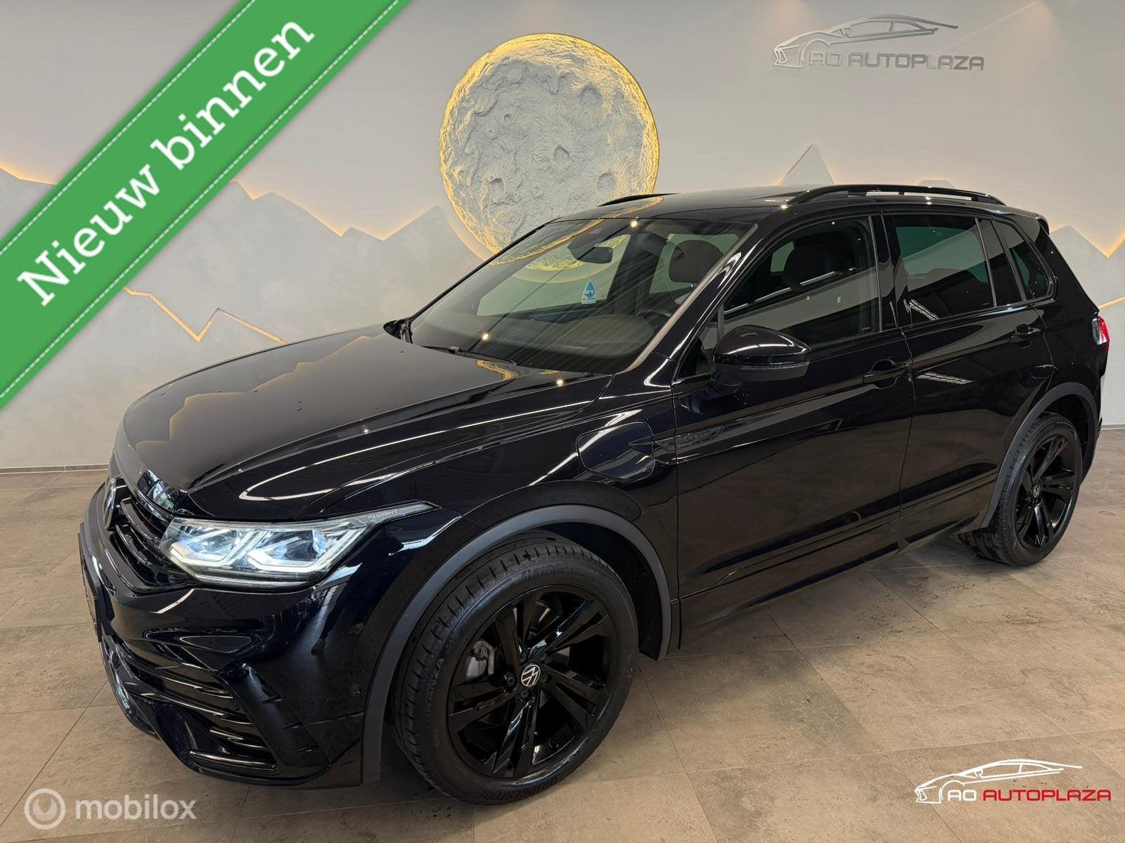 Volkswagen Tiguan 1.4 TSI eHybrid R-Line Panorama/Keyless/Bl, Zwart, 4 cilinders, Zwart, Hybride Elektrisch/Benzine