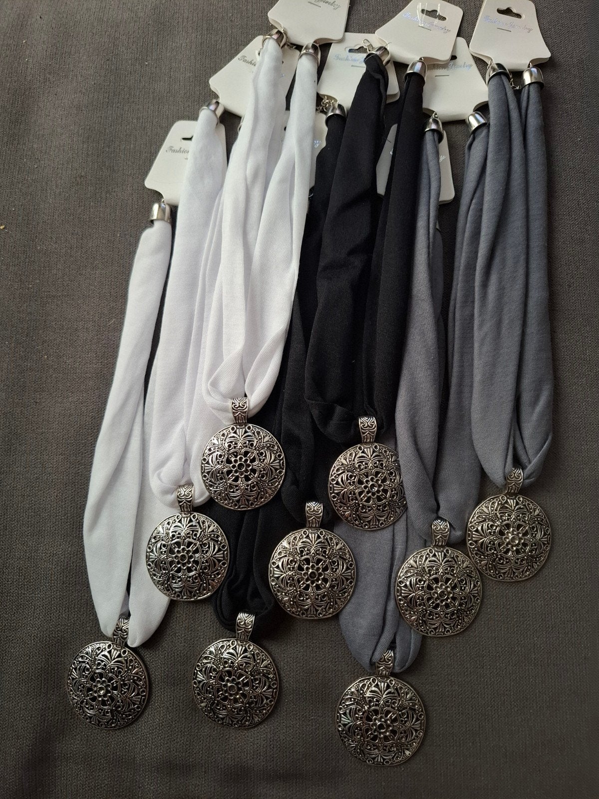 9 stuks partij kettingen met grote hanger, Nieuw, Ophalen of Verzenden, Zilver, Overige materialen