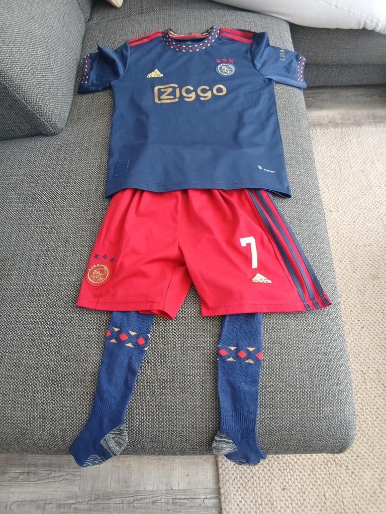 Ajax tenue maat 26 - Zo goed als nieuw (10 jaar), Ophalen of Verzenden, Zo goed als nieuw, Adidas, Jongen of Meisje