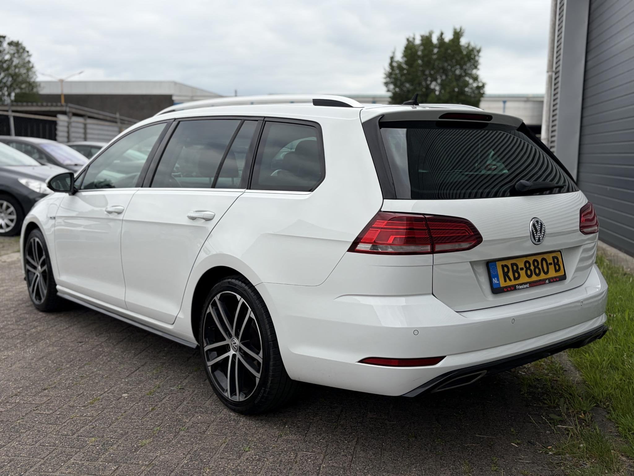 Volkswagen Golf Variant 1.6 TDI Highline Business R 7.5 / DS, Gebruikt, 4 cilinders, Met garantie (alle), 116 pk