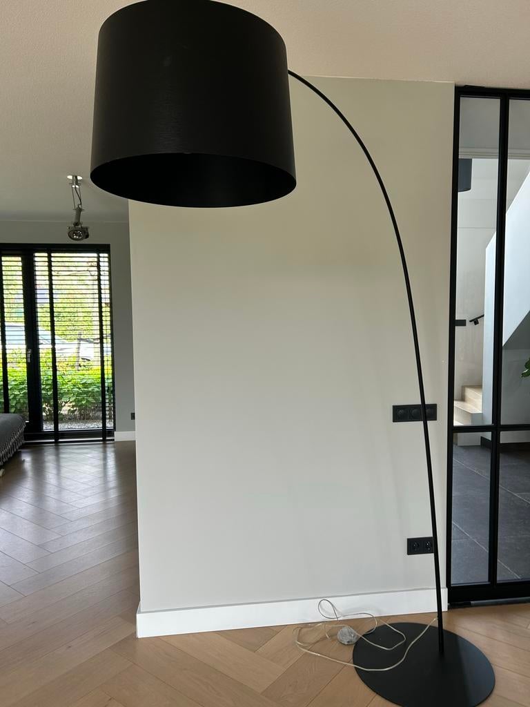 Zwarte Booglamp Foscarini Twiggy, zwart, Huis en Inrichting, Lampen | Vloerlampen, Gebruikt, 150 tot 200 cm, Kunststof, Ophalen of Verzenden