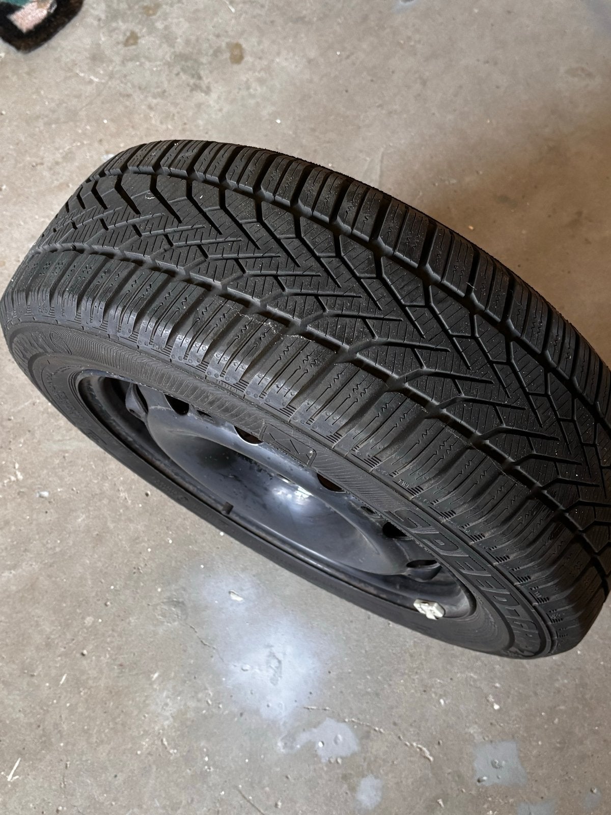 Semperit winterbanden 185/60 R15, Auto-onderdelen, Ophalen, Gebruikt, 15 inch, Banden en Velgen
