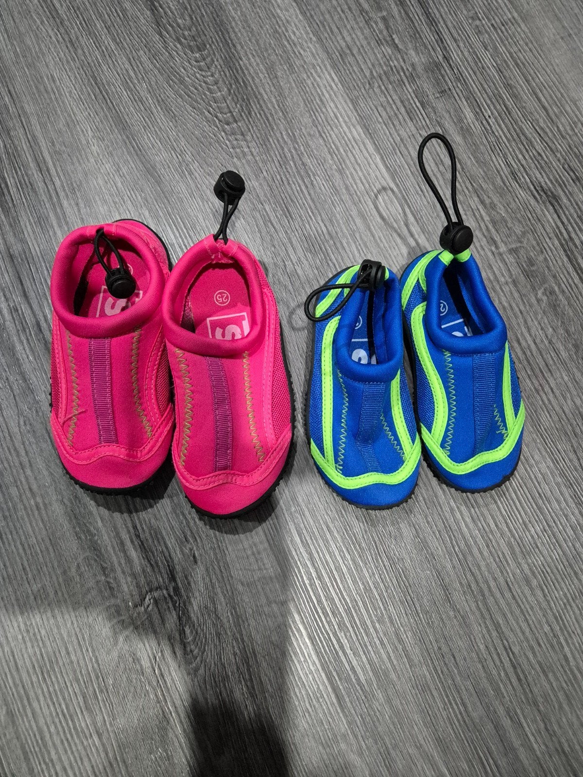 waterschoenen maat 25 en 22, Ophalen, Meisje, Zwemschoenen