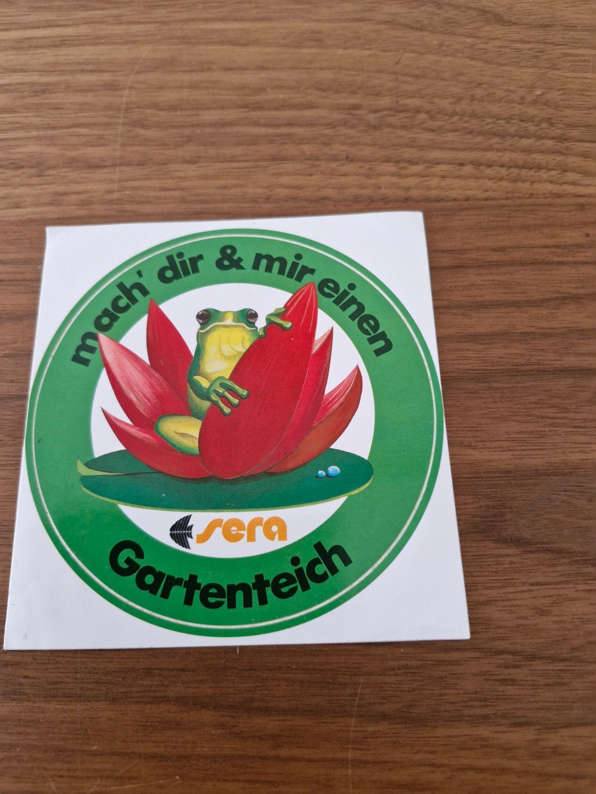 11161 Vintage Sera Gartenteich Kikker Sticker - Nieuwstaat, Ophalen of Verzenden, Nieuw, Dier en Natuur