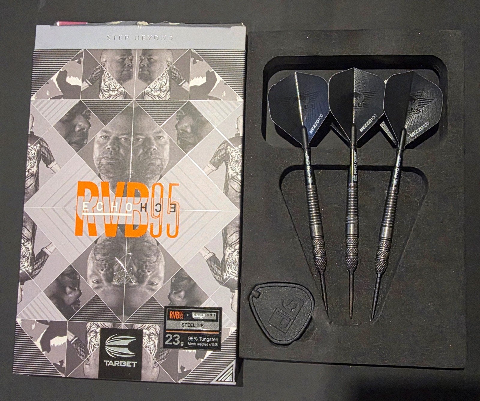 Raymond van Barneveld Echo Darts 23 Gram, Sport en Fitness, Darts, Ophalen of Verzenden, Gebruikt, Pijlen