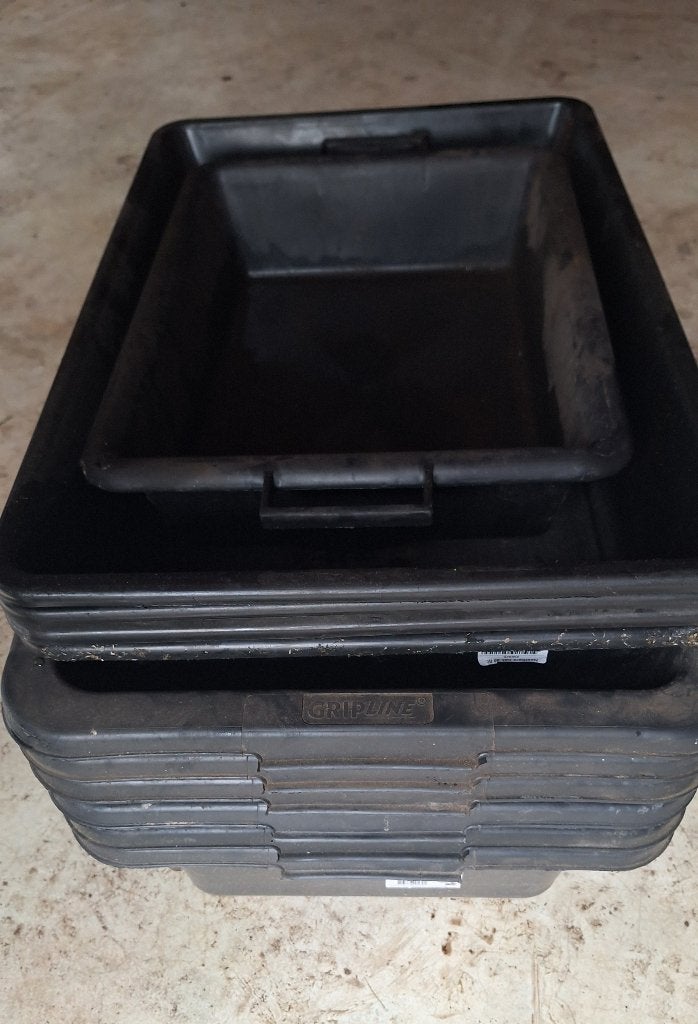 Lekbakken 20 en 40 liter, Ophalen, Zo goed als nieuw