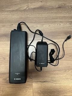 BOSCH powerpack-400 accu + oplader, Zo goed als nieuw