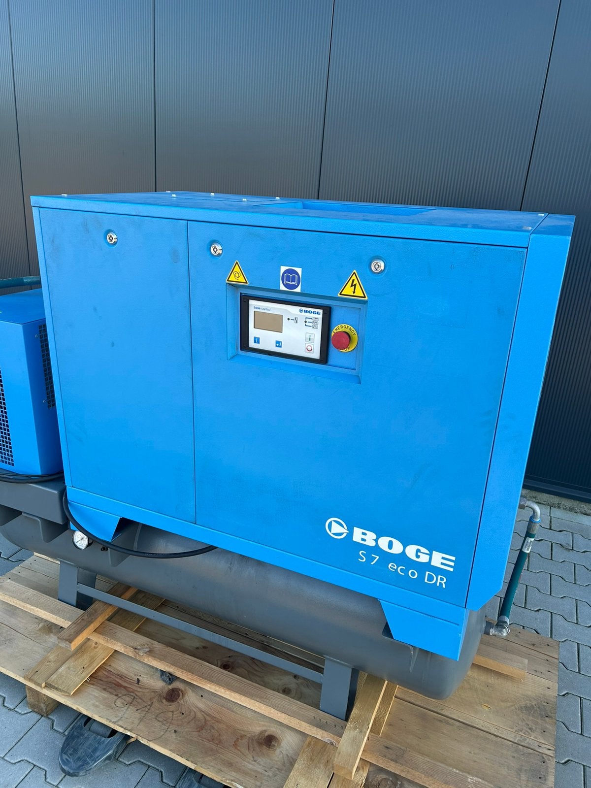 BOGE S 7 DR schroefcompressor met persluchtdroger en ketel, Doe-het-zelf en Verbouw, Ophalen, Geluidgedempt, Gebruikt, 800 liter/min of meer
