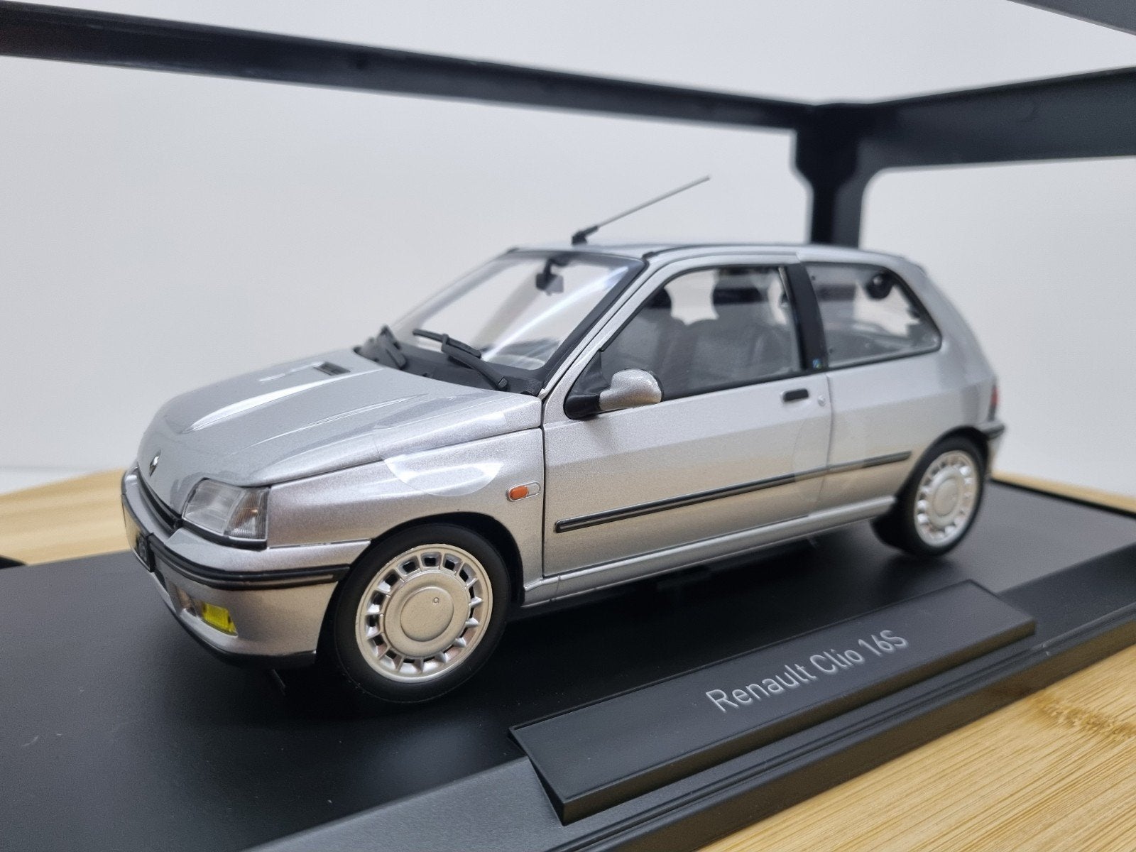 Norev Renault Clio 16S Zilvergrijs Metallic 1:18, Auto, Verzenden, Nieuw, Norev