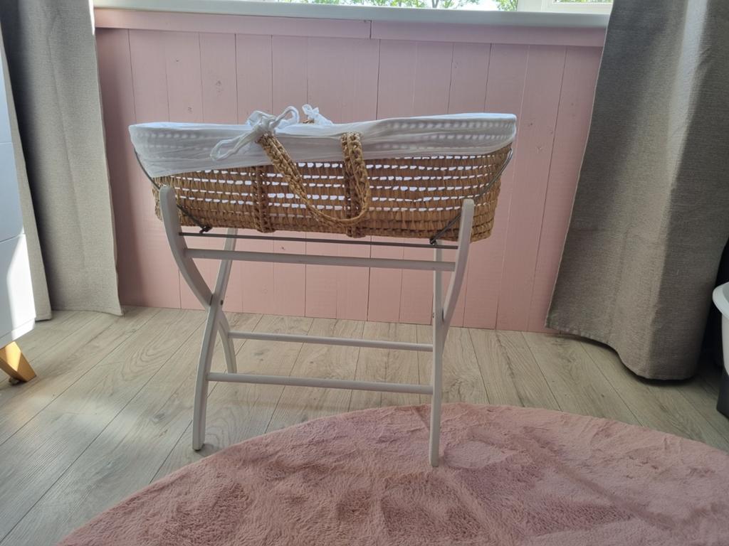 Wieg, Mozes mand met standaard en matras, Ophalen, Gebruikt, Wieg