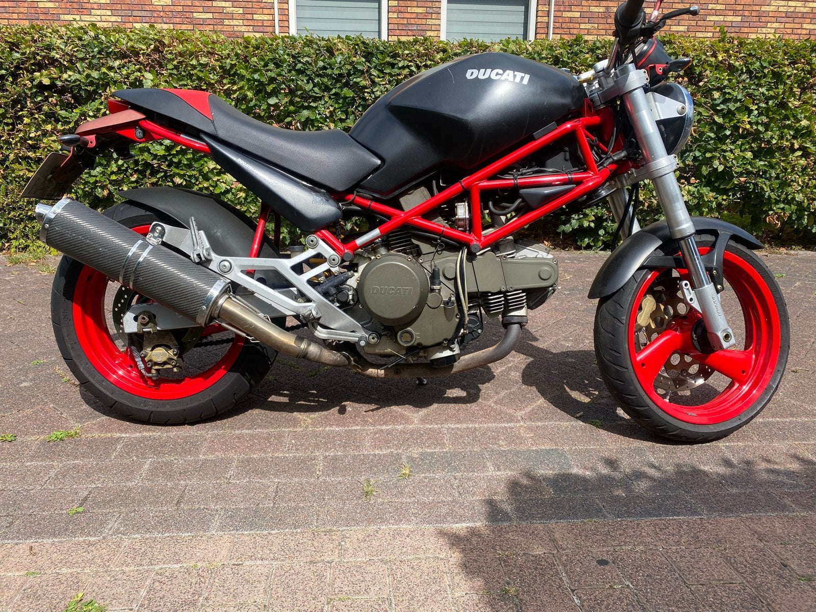 Ducati Monster Dark - Naked Bike met sportieve uitlaat, Motoren, 2 cilinders, Sportuitlaat, Gebruikt, Particulier