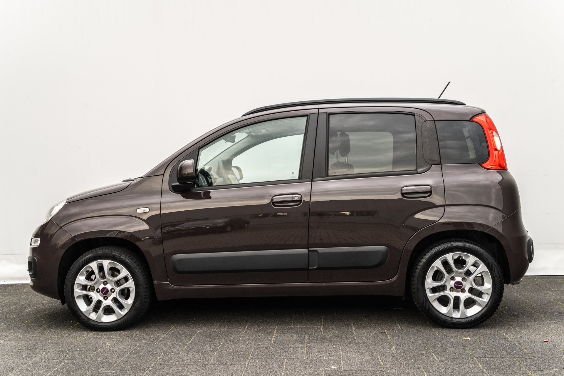 Fiat Panda 0.9 TwinAir Lounge | Org NL | Airco | Getint Glas, Auto's, Euro 5, Zwart, Origineel Nederlands, Handgeschakeld