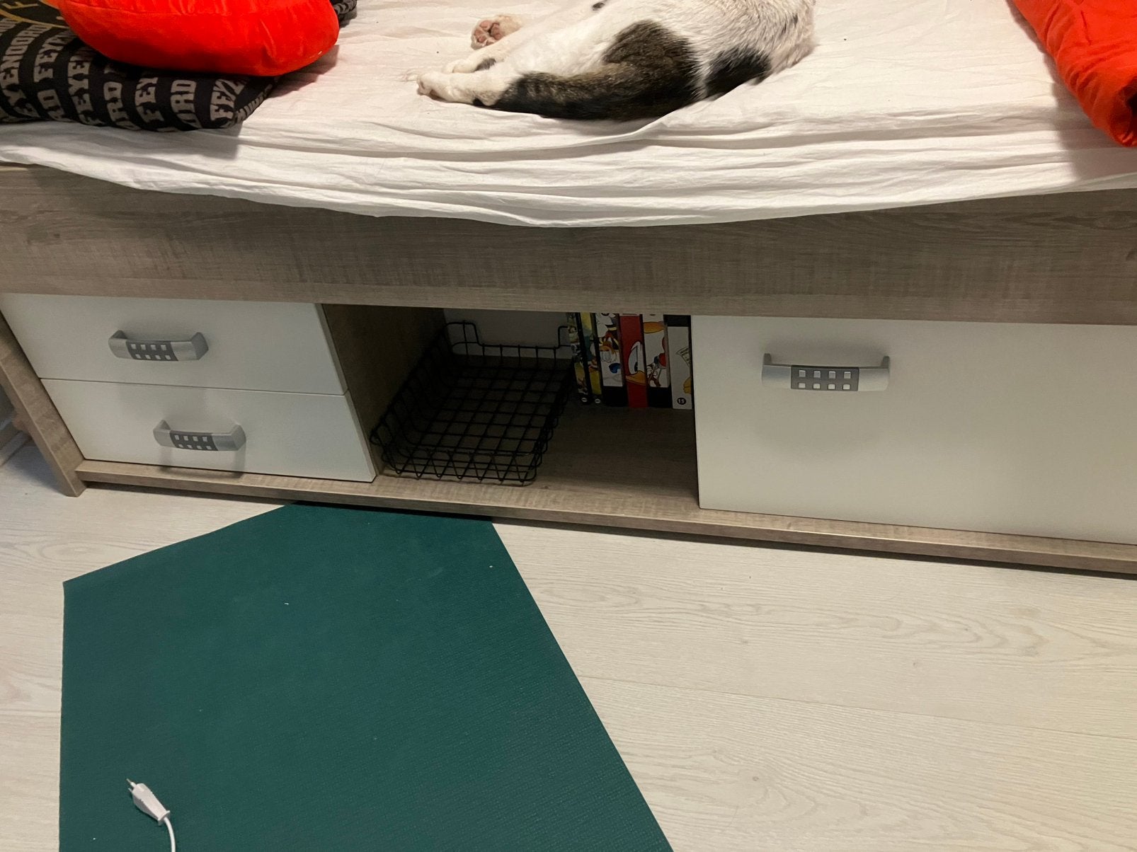 1 persoonsbed, Huis en Inrichting, Slaapkamer | Bedden, Ophalen, 90 cm, Eenpersoons, Wit