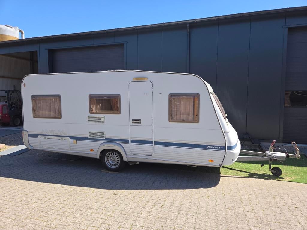Wilk 490  s4 , bj 2006 , enkele bedden, mover,voortent, 2 aparte bedden, Rondzit, Particulier, 4 tot 5 meter