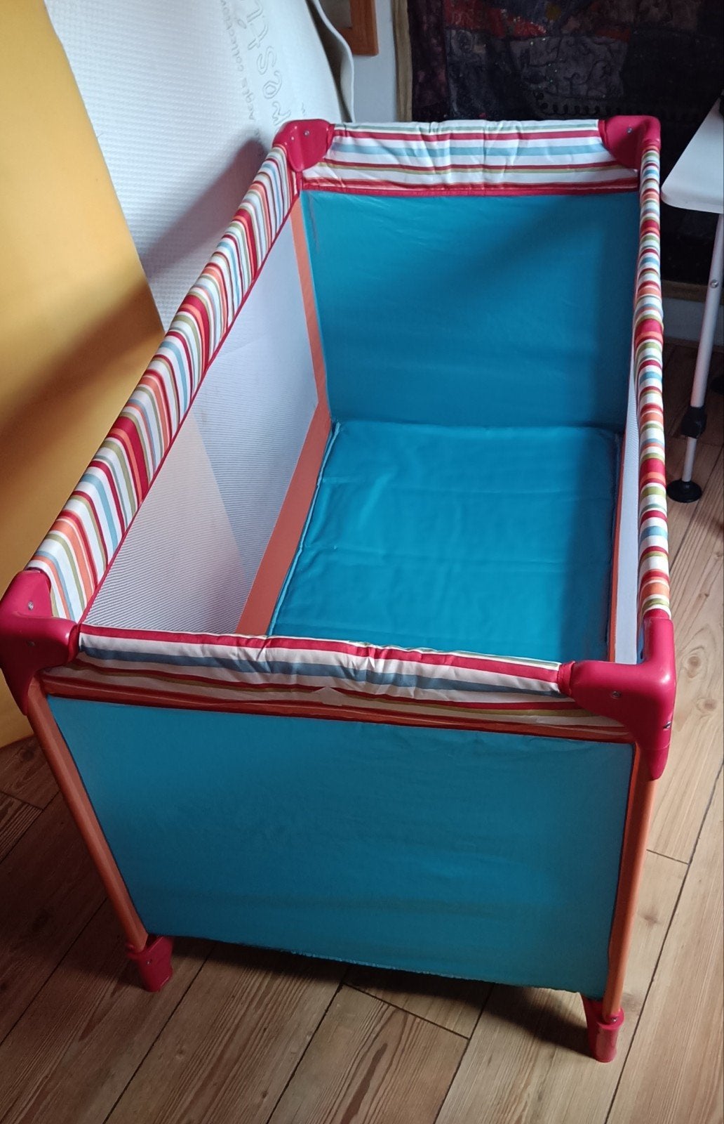 Campingbedje met standaard reismatrasje, dekbedje,, Kinderen en Baby's, Ophalen, Gebruikt, Reisbedje