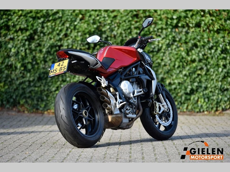 MV Agusta Brutale 800 eos 2015, Motoren, Motoren | MV Agusta, Via Giovanni Macchi, 144 21100 Varese, Italy, Bedrijf, 3 cilinders