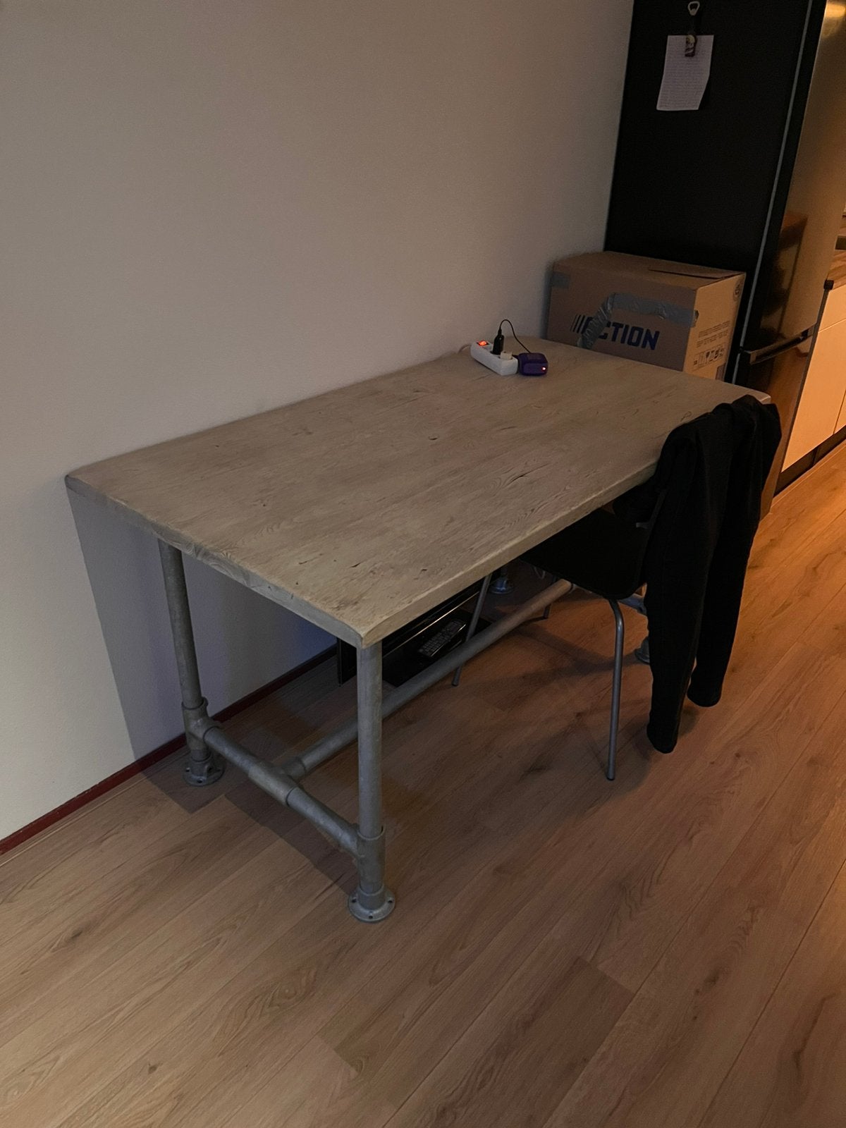 Industriële tafel wit grijs gebeitst hout, steigerbuizen, Huis en Inrichting, Tafels | Eettafels, Ophalen, 50 tot 100 cm, Zo goed als nieuw