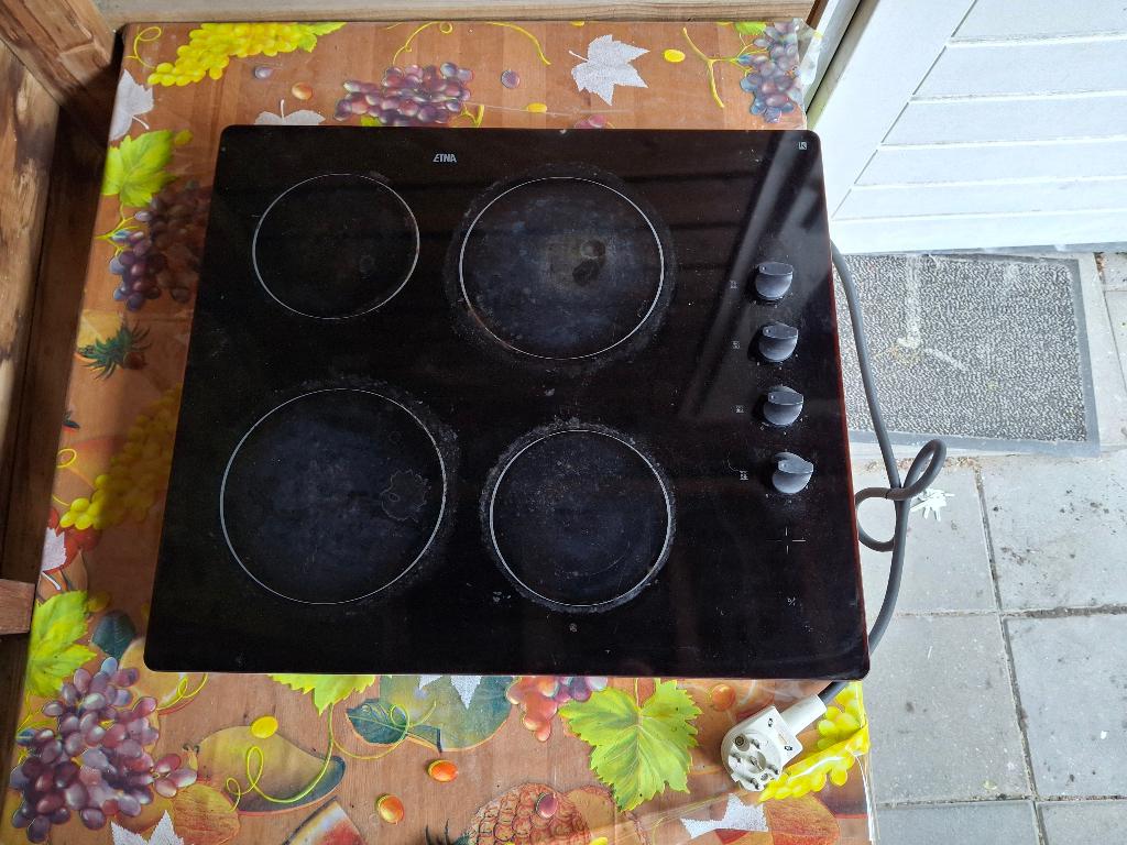 Elektrische kookplaat, ETNA, 4 kookzones, Witgoed en Apparatuur, Kookplaten, Gebruikt, Vrijstaand, Elektrisch, 4 kookzones, Ophalen