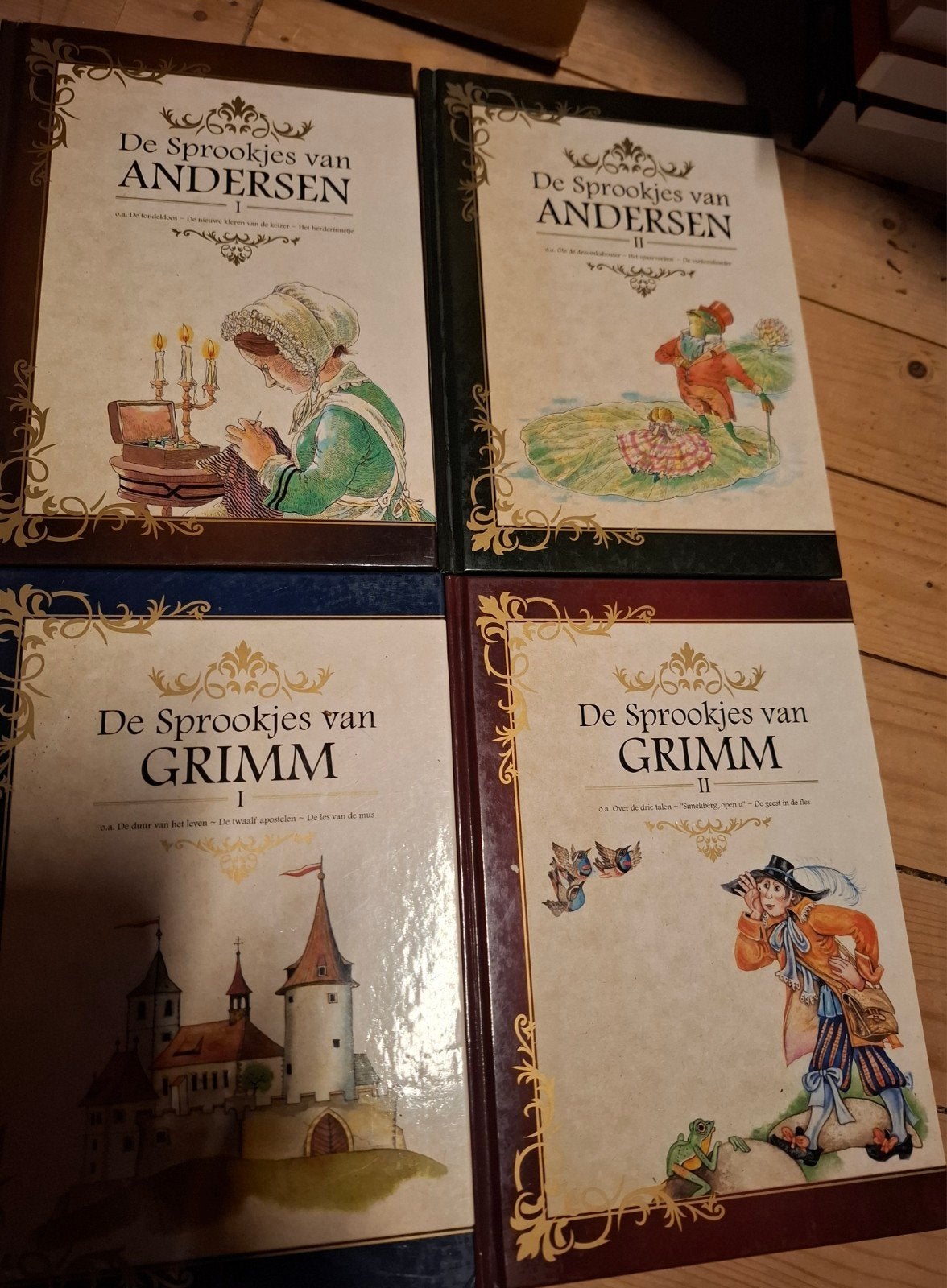 Sprookjes van Grimm Sprookjes van Andersen, Ophalen of Verzenden, Gelezen