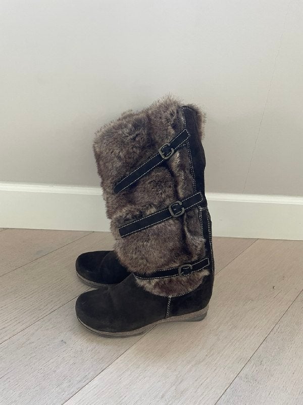 Bruine suede winterlaarzen met bont maat 36, Hoge laarzen, Bruin, Ophalen of Verzenden, Onbekend