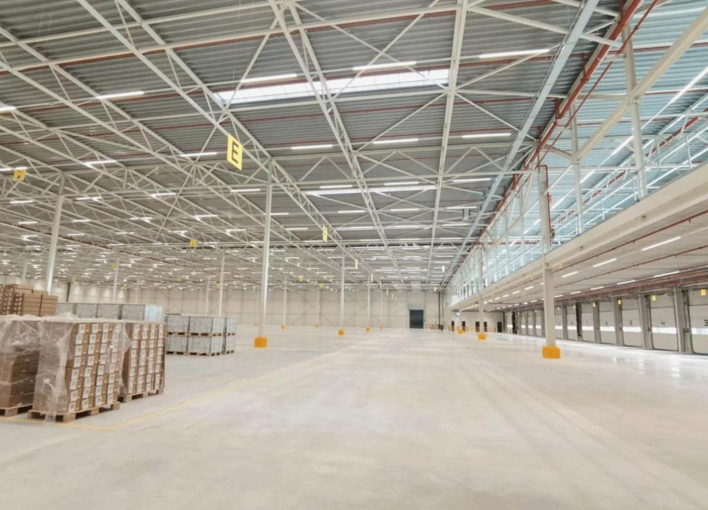 Opslag ruimte Amsterdam/Zaandam voor 800 pallets. Magazijn, Overige typen, Opslag of Loods