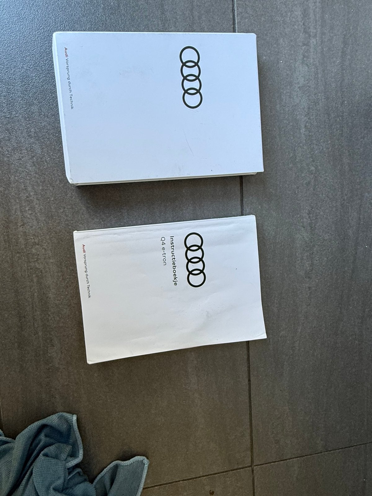Originele handleiding met map audi q4 2024, Ophalen of Verzenden