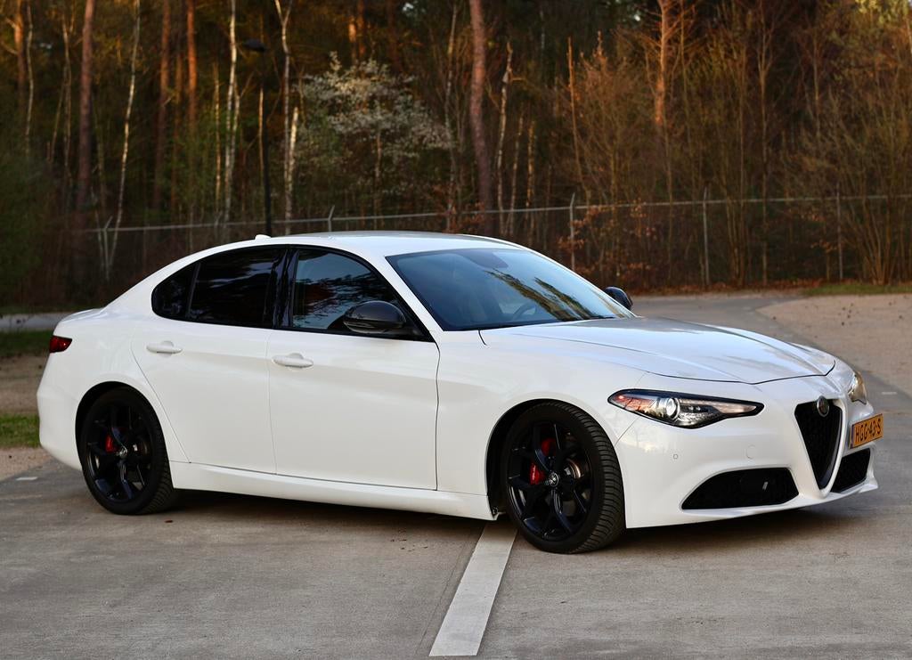 Alfa Romeo Giulia 2.0T Q2 280pk 2019 |CarPlay | 19” velgen, Automaat, 1995 cc, 4 cilinders, Wit