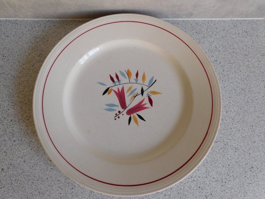 Bord Faience La Louviere by Boch Belgium - 25,5 cm, Ophalen of Verzenden