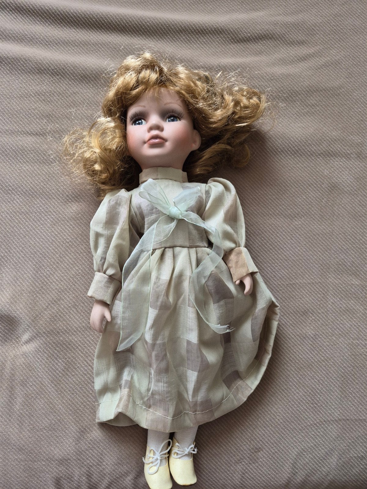 Vintage Porseleinen Pop met Certificaat - Limited Edition, Verzamelen, Poppen, Ophalen of Verzenden, Zo goed als nieuw, Pop