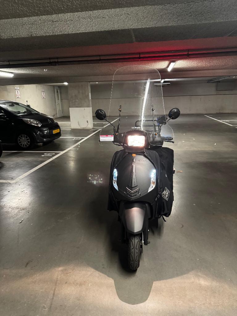 Scooter verkoop, Fietsen en Brommers, Ophalen, Zo goed als nieuw, Overige typen, Overige merken
