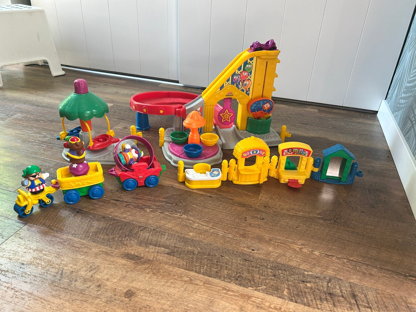 Little people kermis set met poppetjes, Kinderen en Baby's, Speelgoed | Fisher-Price, Ophalen, Zo goed als nieuw, Speelset