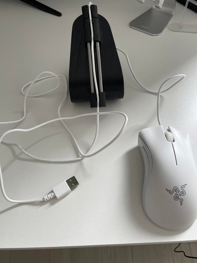 Razer Deathadder Essential Gaming Muis + IKEA Muis Bungee, Computers en Software, Muizen, Rechtshandig, Muis, Gaming muis, Ophalen of Verzenden