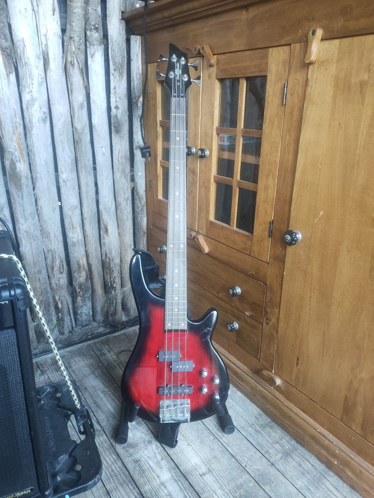 Gear4music Basgitaar - Zwart/Rood, Muziek en Instrumenten, Snaarinstrumenten | Gitaren | Bas, Ophalen