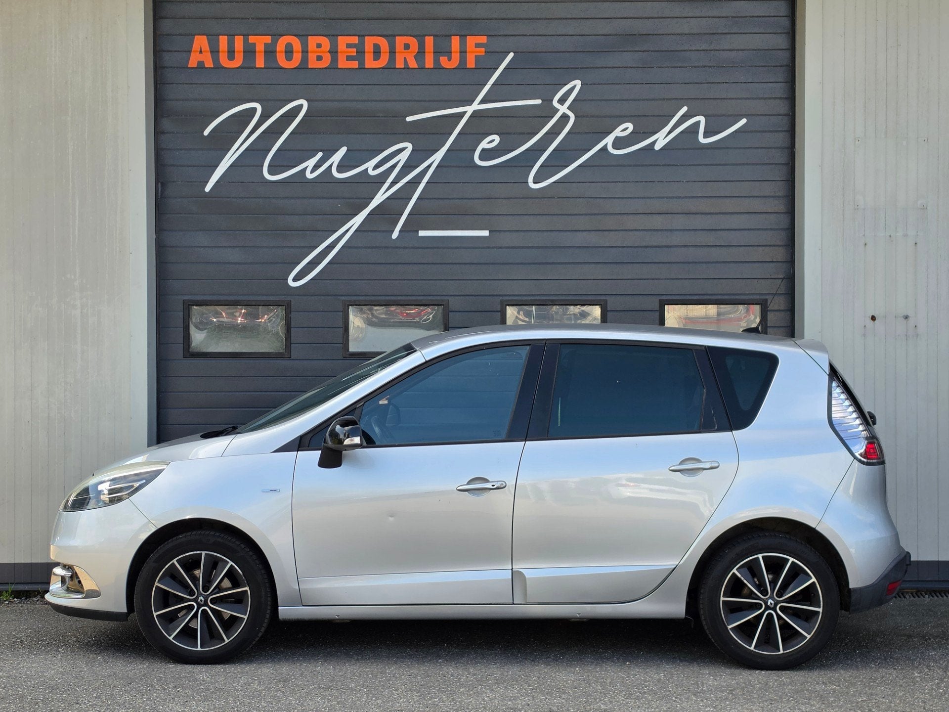 Renault Scénic 1.2 TCe Bose|Trekhaak|Half leer|, Auto's, Renault, Voorwielaandrijving, Euro 5, Stof, Gebruikt