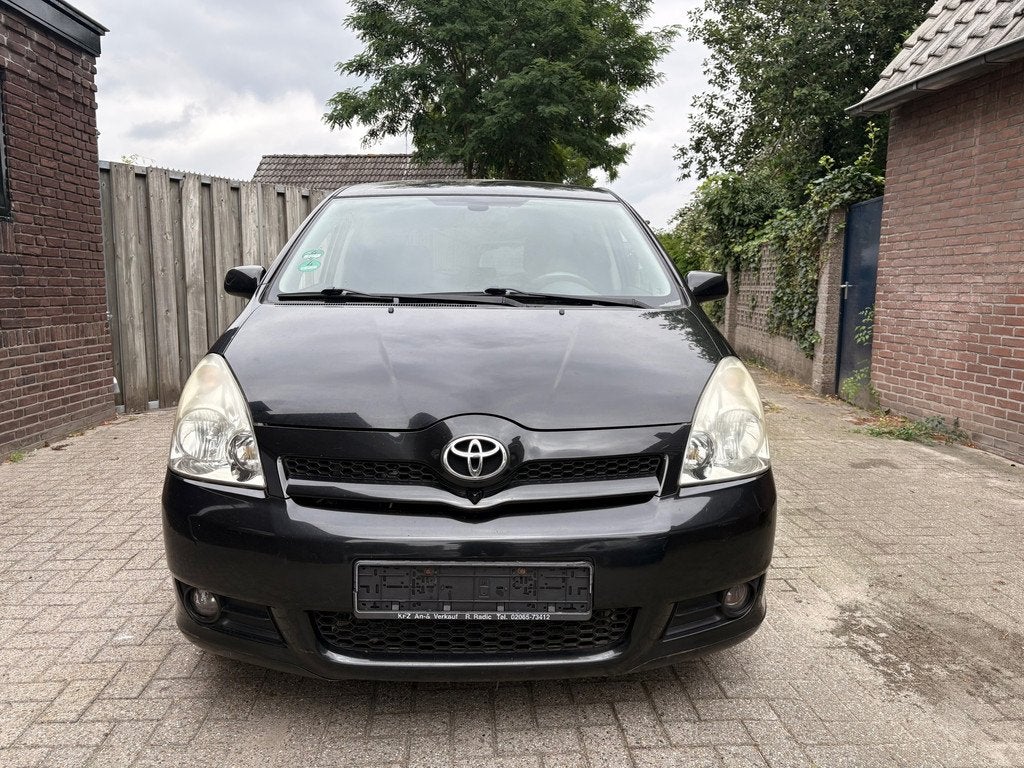 Toyota Corolla Verso 2.2 D-4D Executive 7p. - airco - cruise, Auto's, Toyota, Stof, Gebruikt, 7 stoelen, Zwart