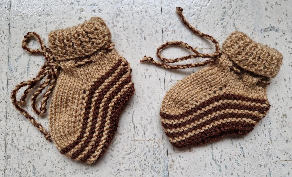 Baby - peuter slofjes beige - bruin. Nieuw !, Kinderen en Baby's, Babykleding | Schoentjes en Sokjes, Ophalen of Verzenden, Nieuw