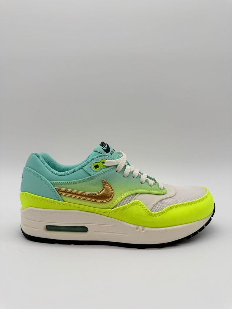 Nike Air Max 1 Magista Pack Volt - Maat 36, Kleding | Dames, Schoenen, Zo goed als nieuw, Sneakers of Gympen, Overige kleuren