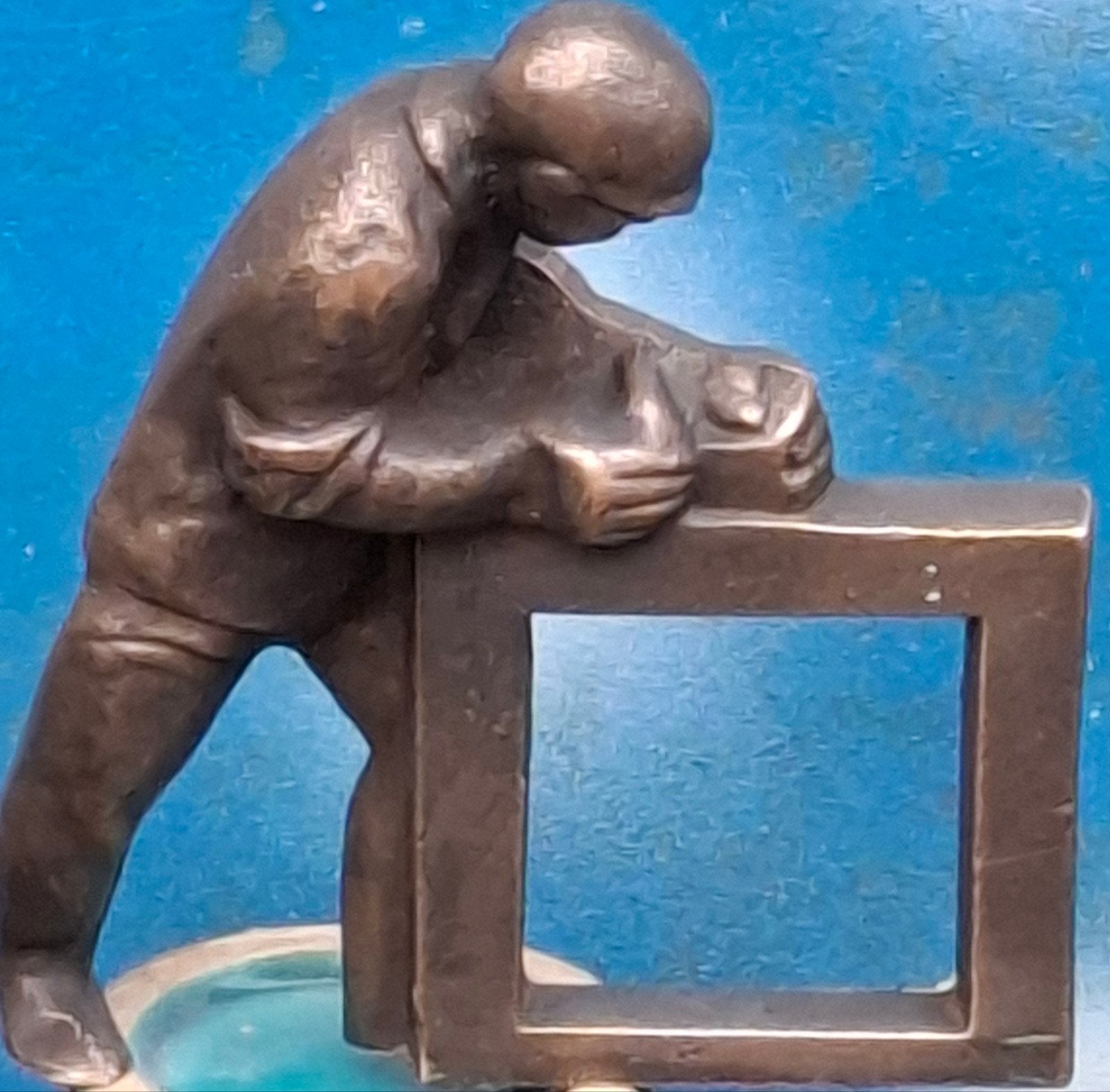 Marlies Noodkamp,  Schavende timmerman.  Brons.  1992., Ophalen, Zo goed als nieuw, Mens