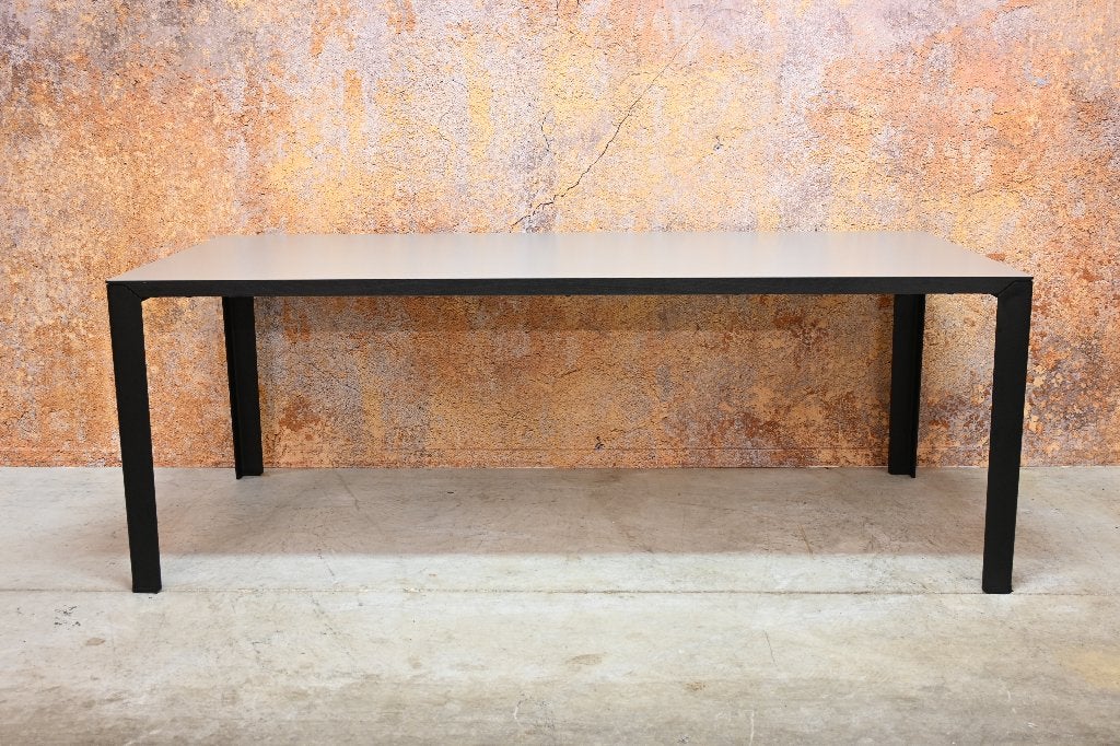ZGANieuw fraaie Leolux Kalia design eetkamertafel, Kunststof, Leolux, Leolux, 200 cm of meer