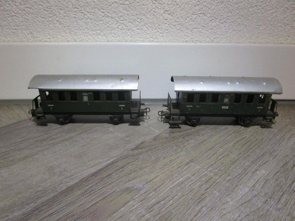Marklin 327/1 twee passagierswagens., Wisselstroom, Gebruikt, Wagon, Ophalen of Verzenden